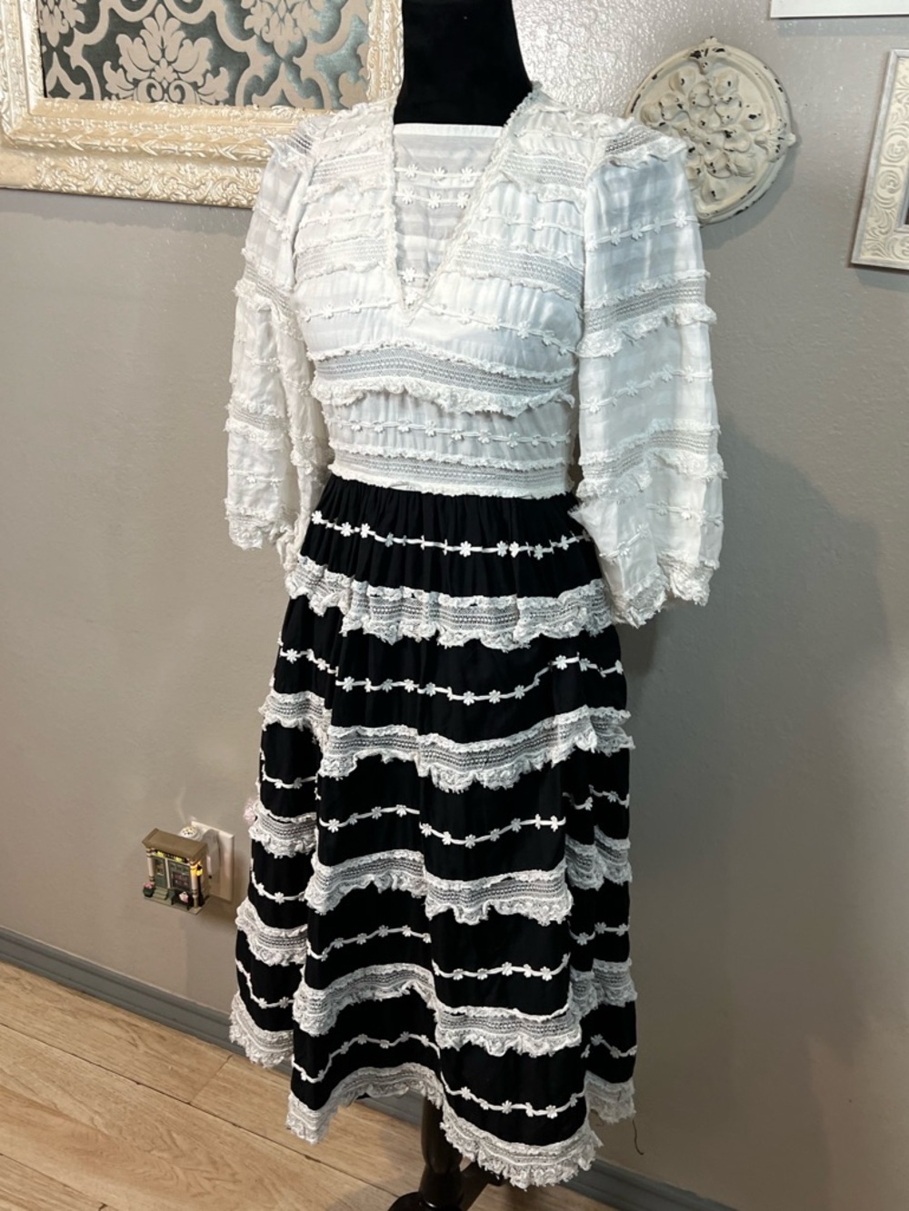 Ulla Johnson Black & White Tiered Lace A-line Midi Dress - Picture 3 of 11